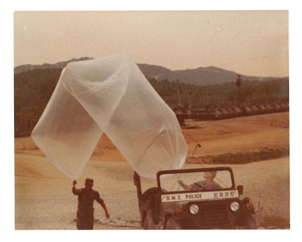 Propaganda Balloon, ROK DMZ, 1984