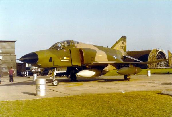 RF4C during air show